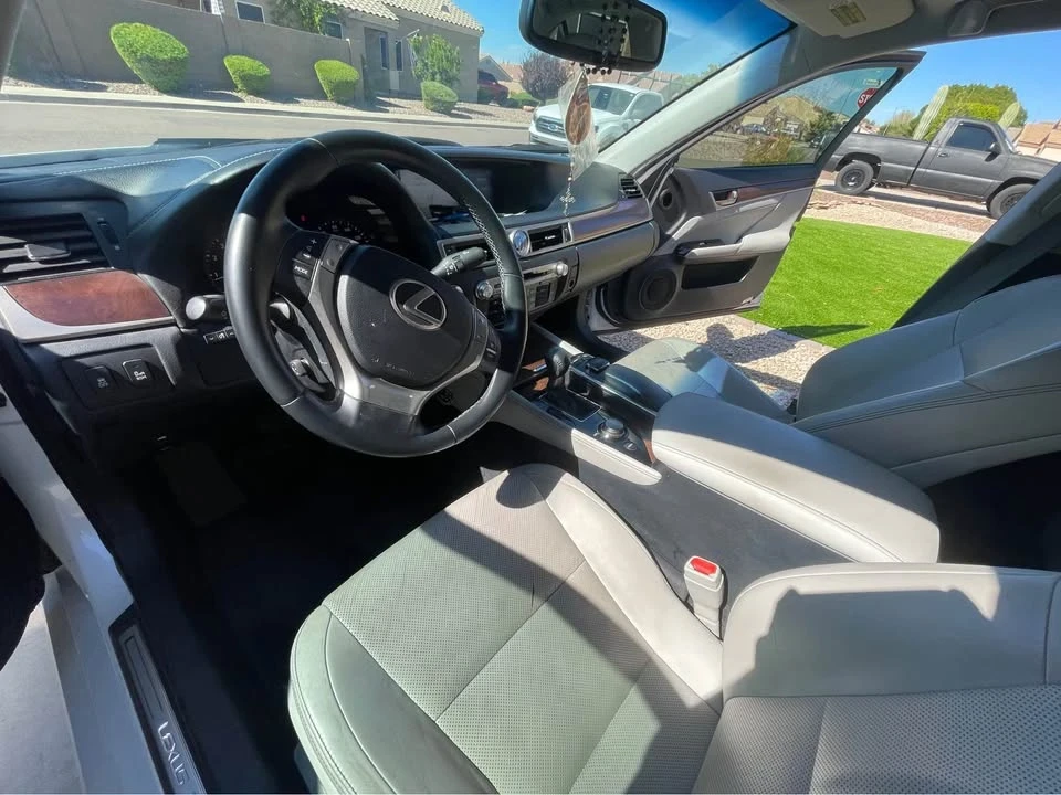 2014 Lexus GS 4th Gen - Image 4 of 11
