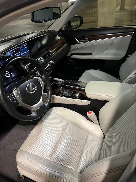 2014 Lexus GS 4th Gen - Image 11 of 20