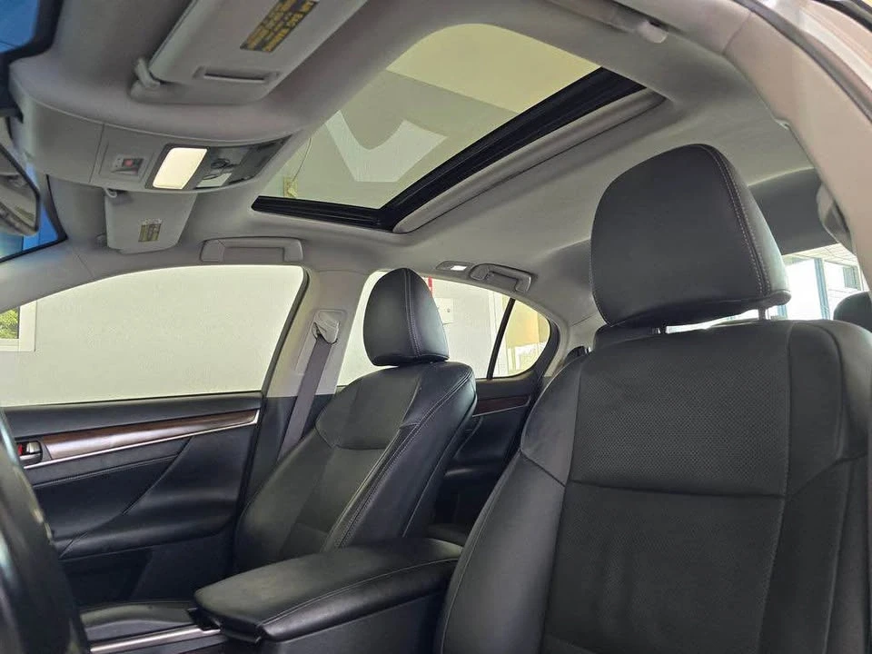 2014 Lexus GS 4th Gen - Image 18 of 20
