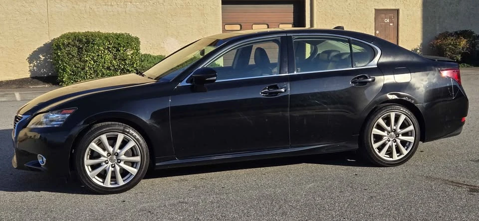 2014 Lexus GS 4th Gen - Image 2 of 17
