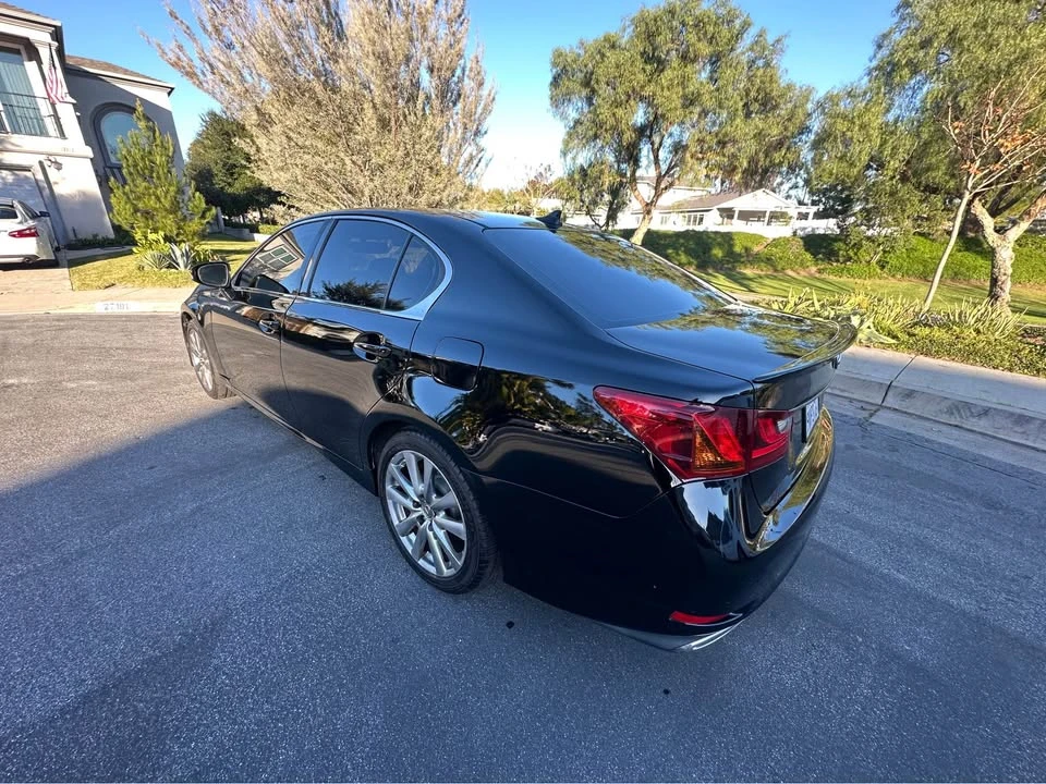 2014 Lexus GS 4th Gen - Image 10 of 19