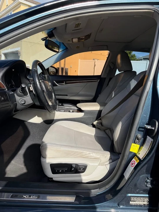 2014 Lexus GS 4th Gen - Image 4 of 10