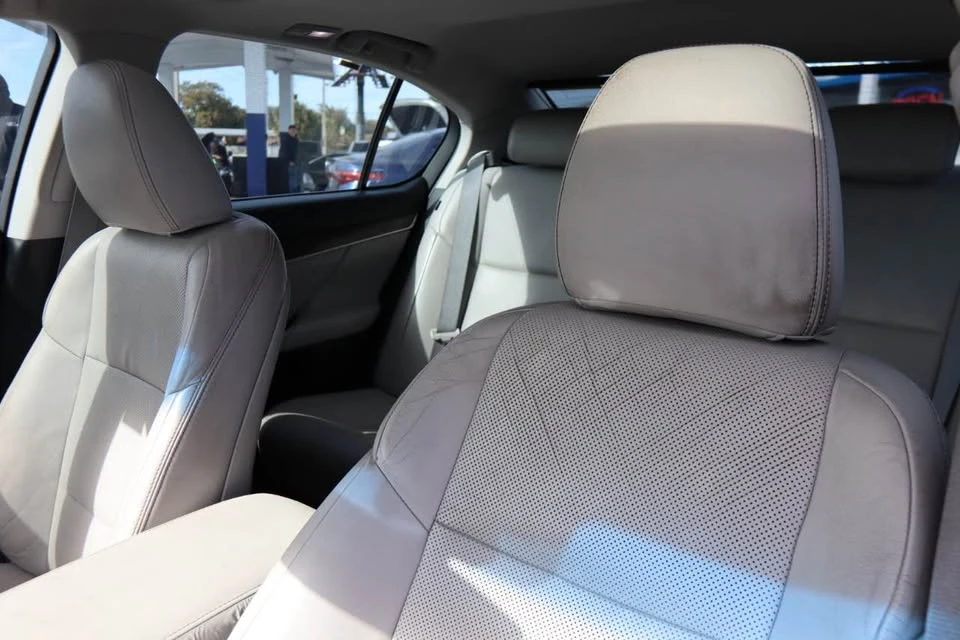 2014 Lexus GS 4th Gen - Image 5 of 8