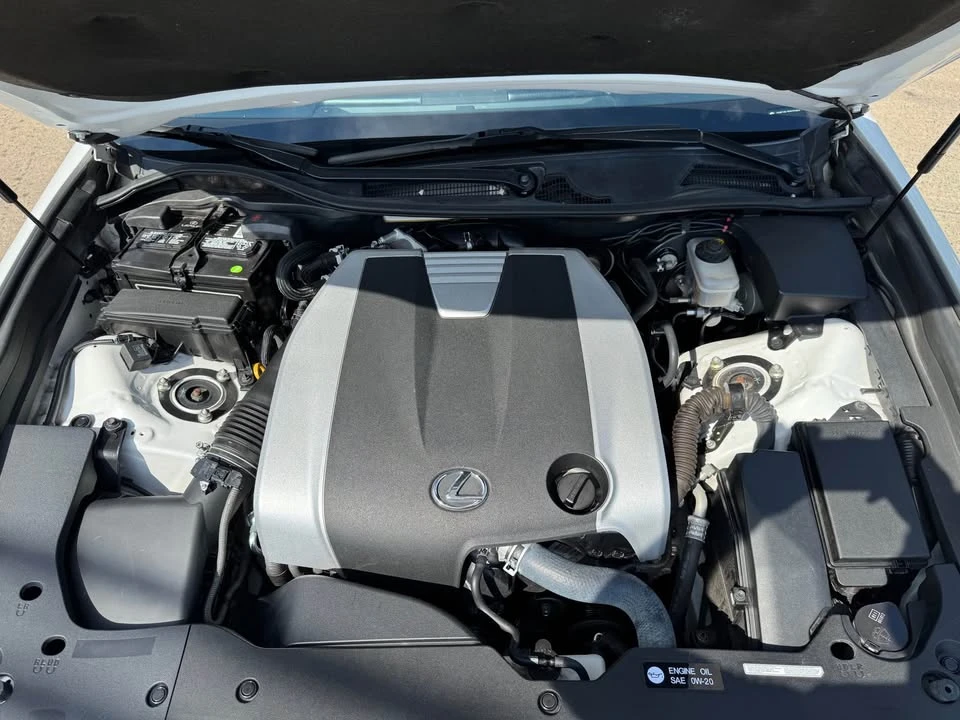 2014 Lexus GS 4th Gen - Image 10 of 15