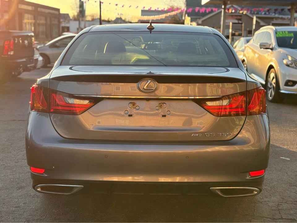 2014 Lexus GS 4th Gen - Image 4 of 15