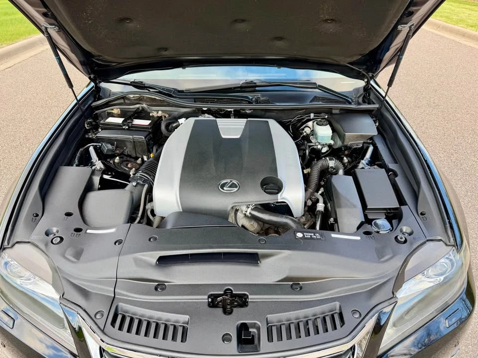 2014 Lexus GS 4th Gen - Image 18 of 20