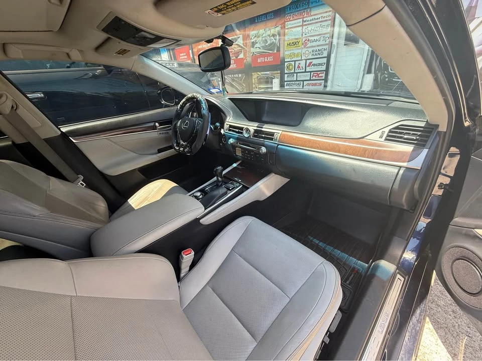 2014 Lexus GS 4th Gen - Image 6 of 17