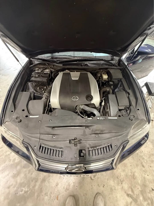 2014 Lexus GS 4th Gen - Image 14 of 17