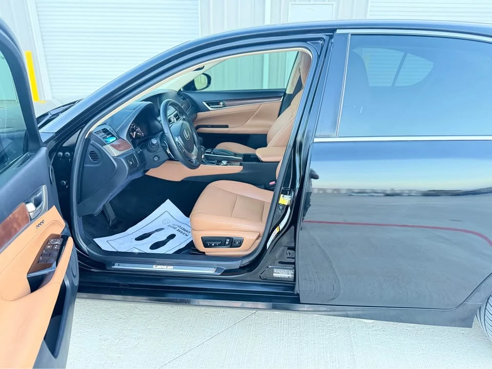 2014 Lexus GS 4th Gen - Image 12 of 19