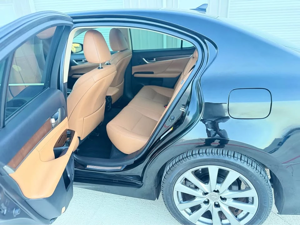 2014 Lexus GS 4th Gen - Image 11 of 19