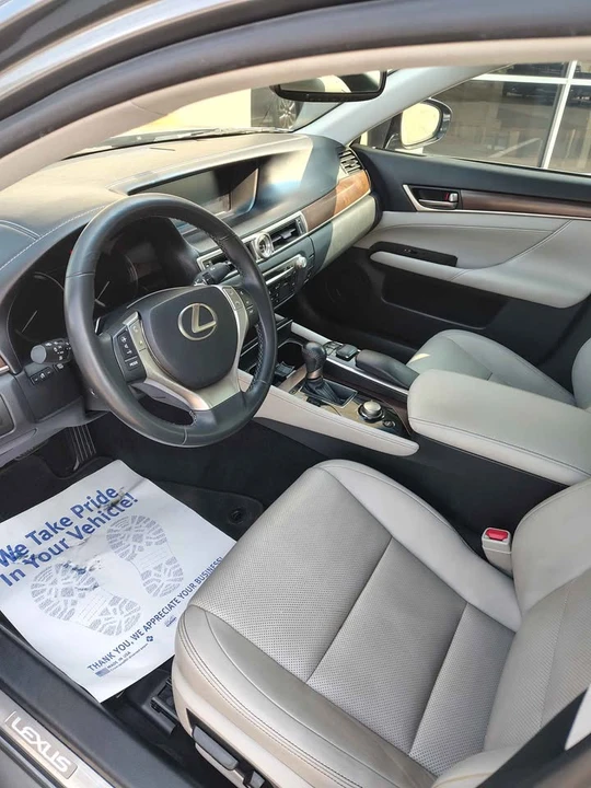 2014 Lexus GS 4th Gen - Image 3 of 4