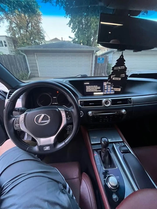 2014 Lexus GS 4th Gen - Image 10 of 17