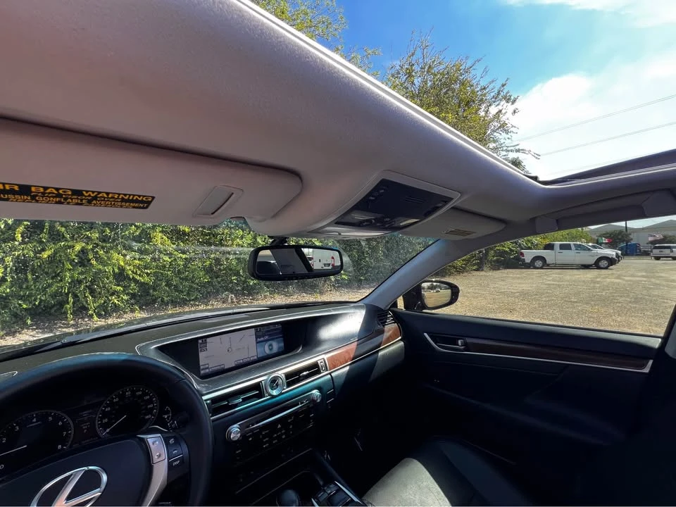 2014 Lexus GS 4th Gen - Image 15 of 20