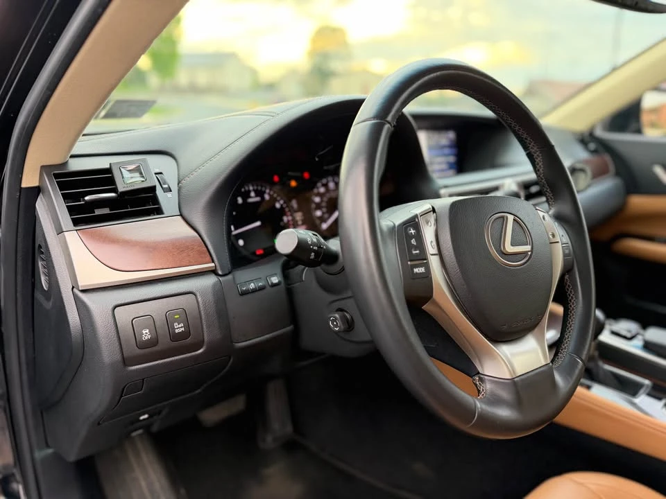 2014 Lexus GS 4th Gen - Image 8 of 15