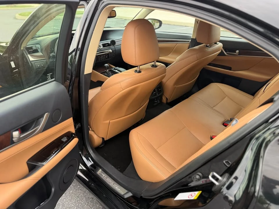 2014 Lexus GS 4th Gen - Image 10 of 15
