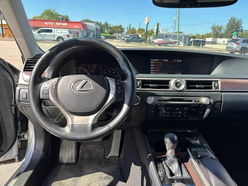 2014 Lexus GS 4th Gen - Image 4 of 11