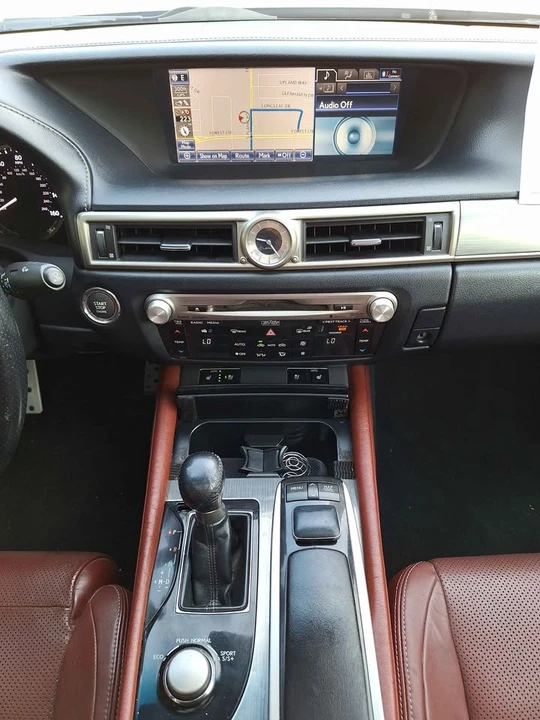 2014 Lexus GS 4th Gen - Image 13 of 16