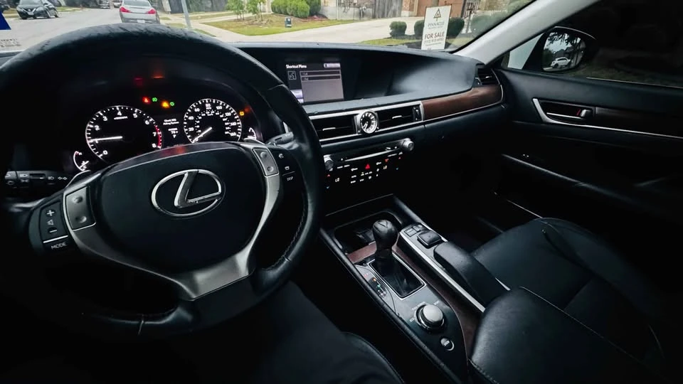 2014 Lexus GS 4th Gen - Image 16 of 18