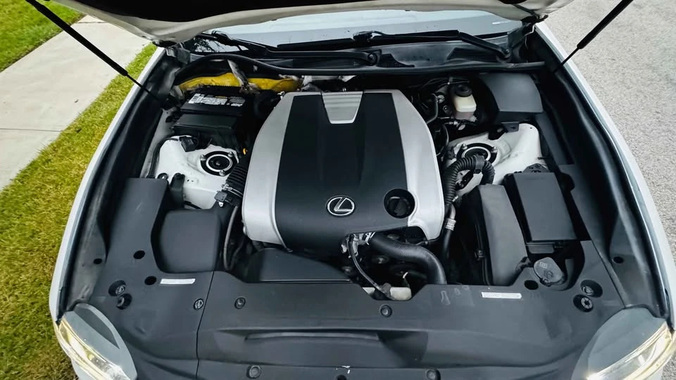 2014 Lexus GS 4th Gen - Image 17 of 18