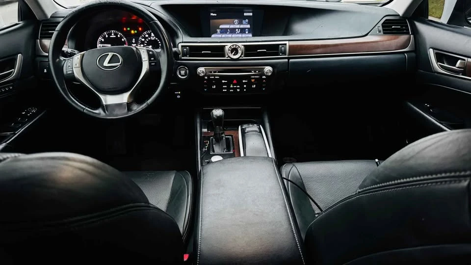 2014 Lexus GS 4th Gen - Image 12 of 18