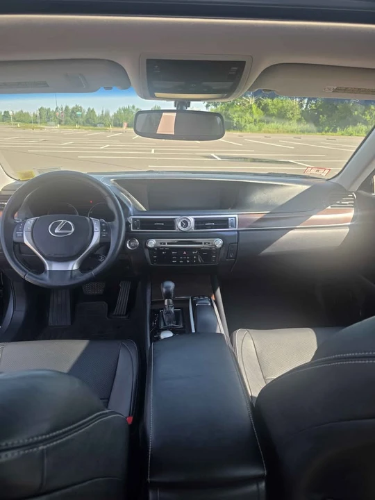2014 Lexus GS 4th Gen - Image 11 of 20