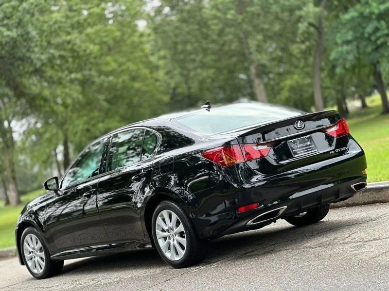 2014 Lexus GS 4th Gen - Image 4 of 12