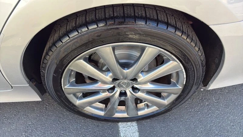 2014 Lexus GS 4th Gen - Image 9 of 12