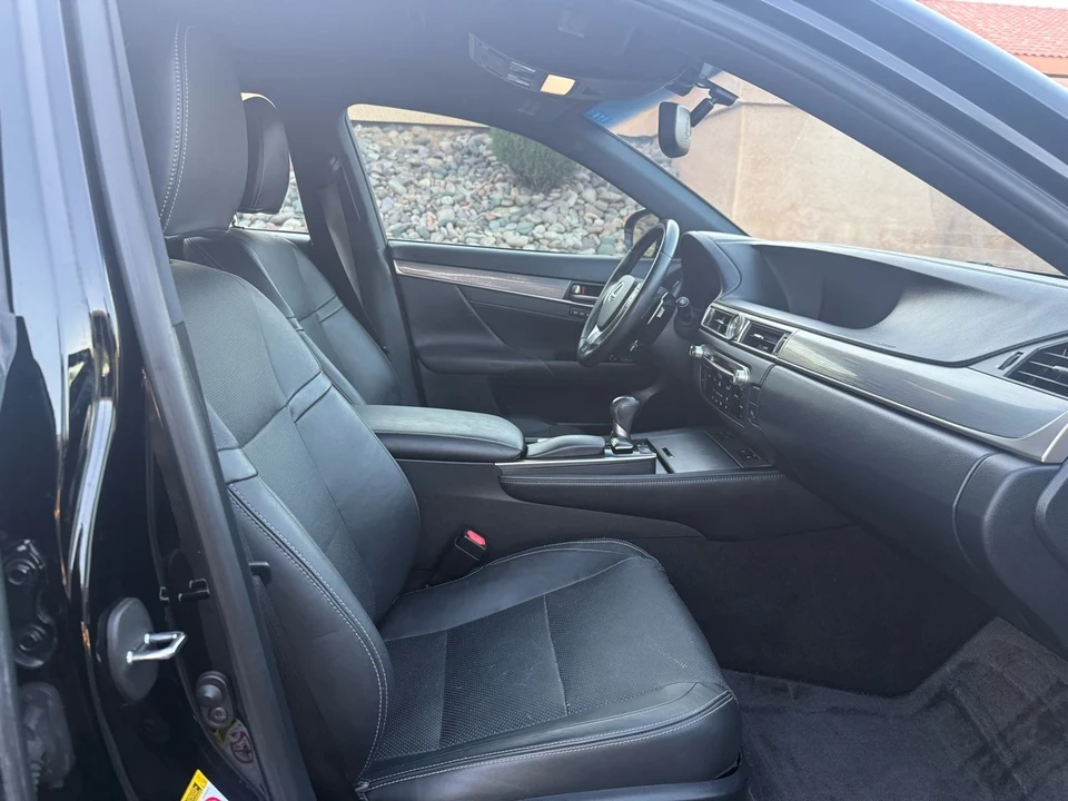 2014 Lexus GS 4th Gen - Image 17 of 21