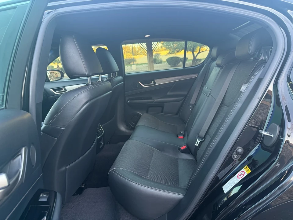 2014 Lexus GS 4th Gen - Image 12 of 21