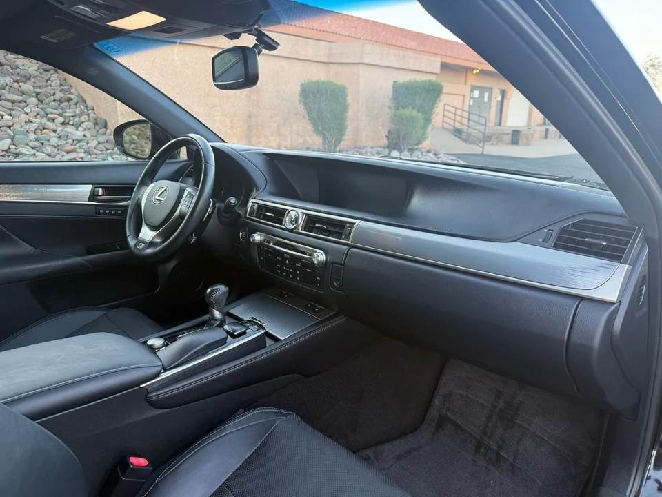 2014 Lexus GS 4th Gen - Image 18 of 21