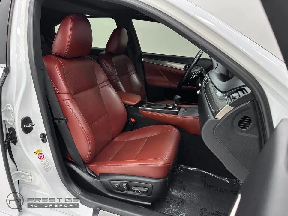 2014 Lexus GS 4th Gen - Image 16 of 31