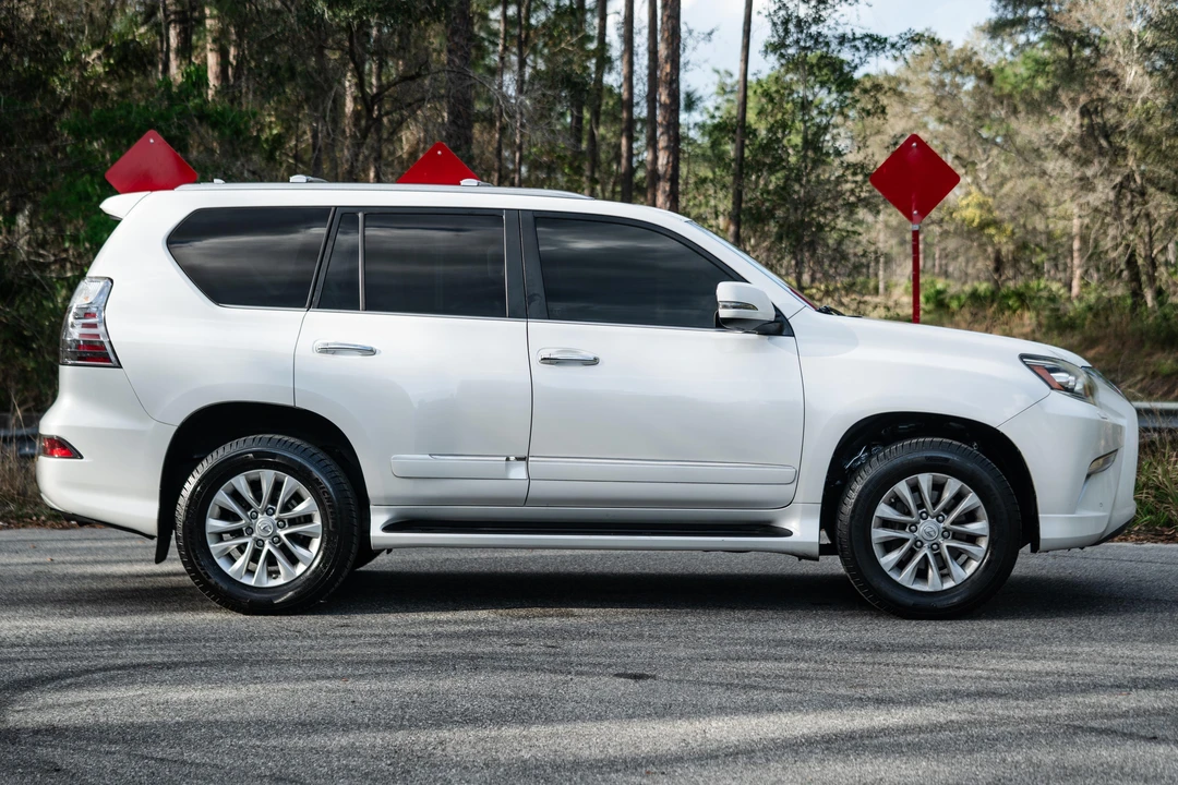 2014 Lexus GX 2nd Gen - Image 3 of 31