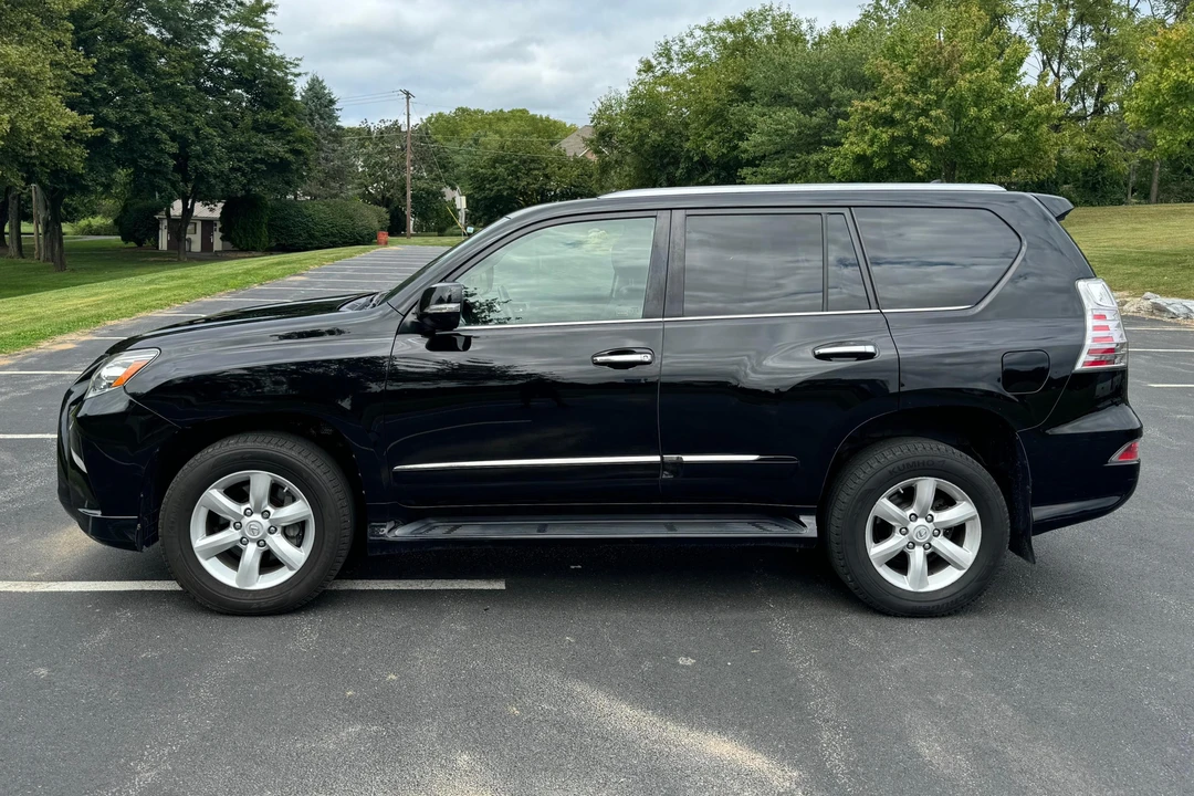 2014 Lexus GX 2nd Gen - Image 3 of 31