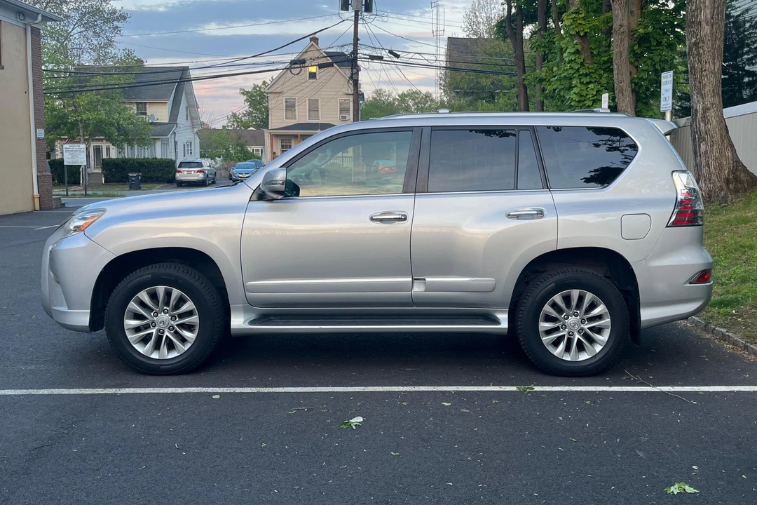 2014 Lexus GX 2nd Gen - Image 3 of 31