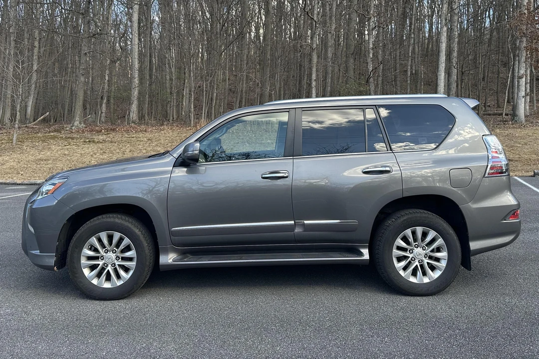 2014 Lexus GX 2nd Gen - Image 3 of 31
