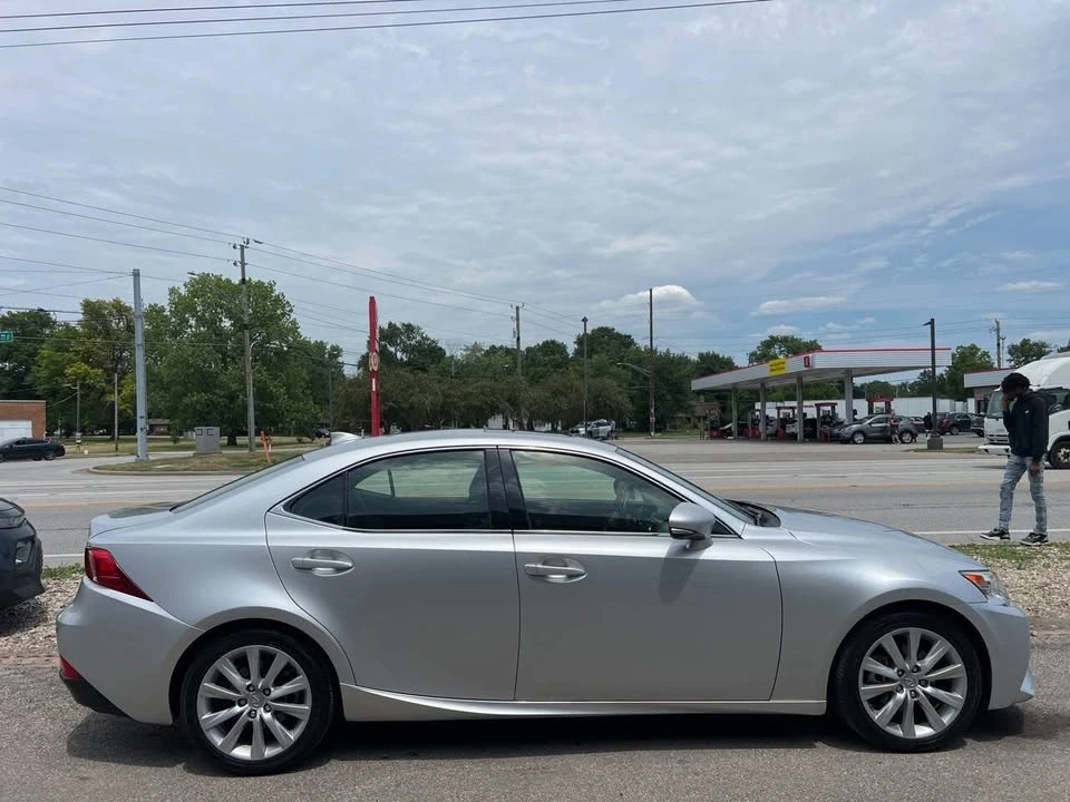 2014 Lexus IS 3rd Gen - Image 4 of 20