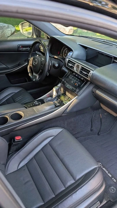 2014 Lexus IS 3rd Gen - Image 4 of 7