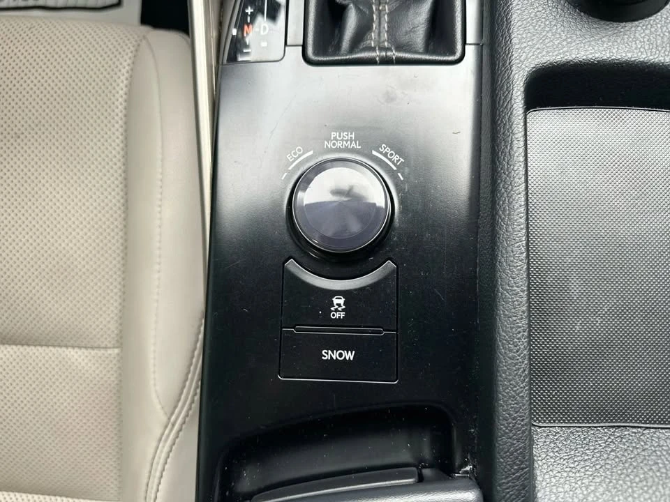 2014 Lexus IS 3rd Gen - Image 17 of 20