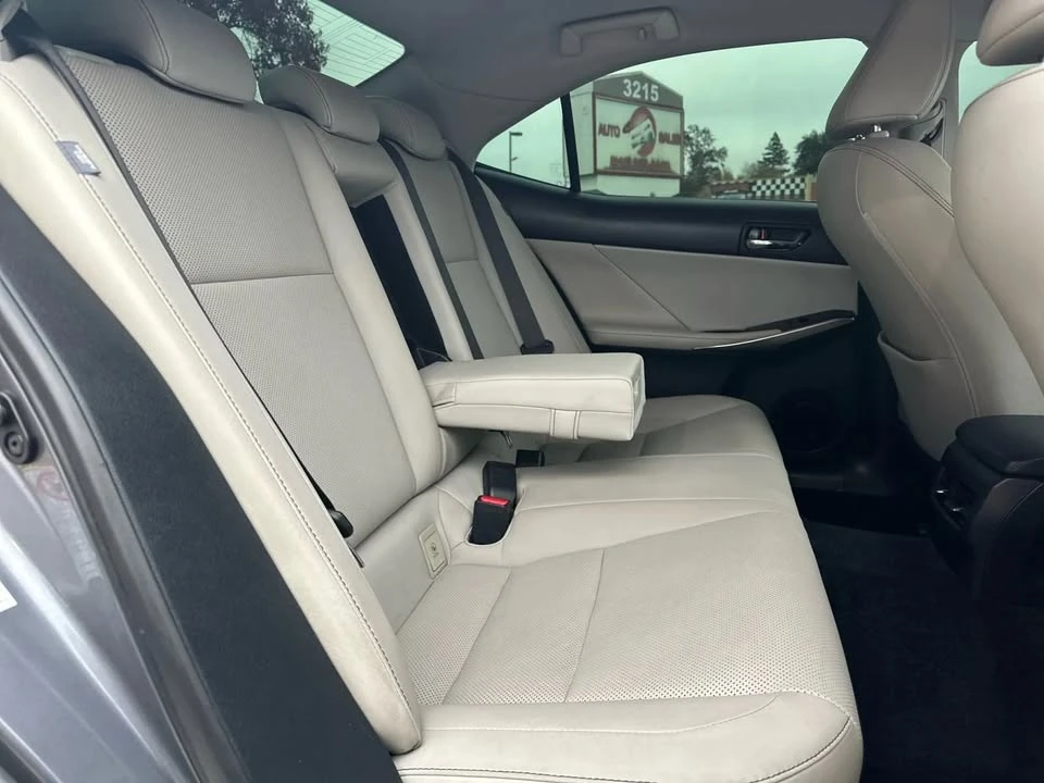 2014 Lexus IS 3rd Gen - Image 13 of 20