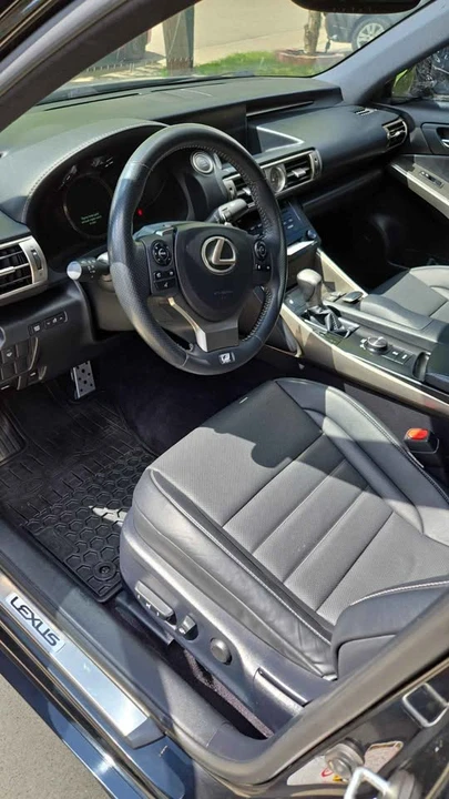 2014 Lexus IS 3rd Gen - Image 8 of 9