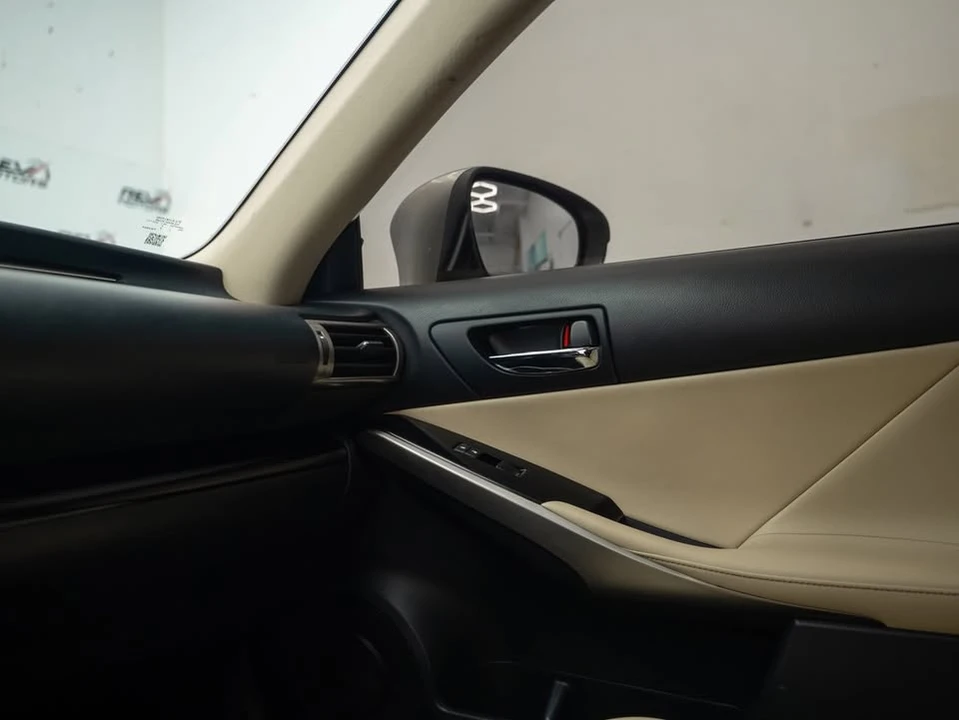 2014 Lexus IS 3rd Gen - Image 16 of 18