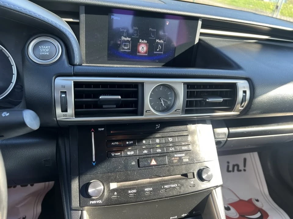2014 Lexus IS - Image 15 of 18
