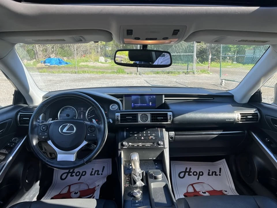 2014 Lexus IS - Image 11 of 18