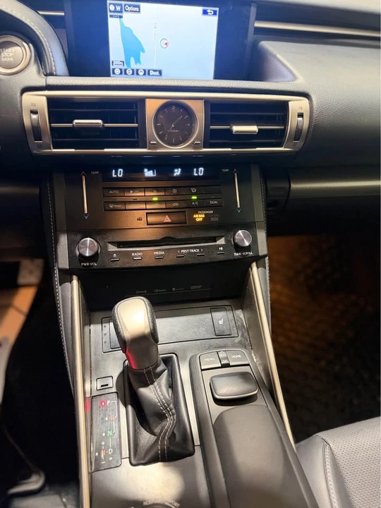 2014 Lexus IS 3rd Gen - Image 19 of 20