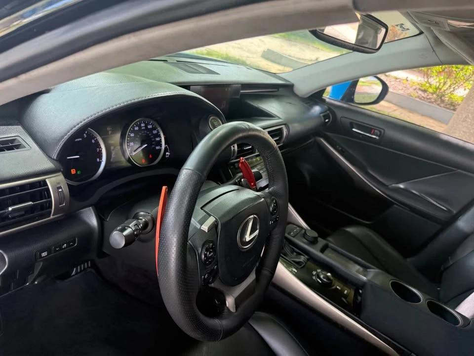 2014 Lexus IS 3rd Gen - Image 16 of 20