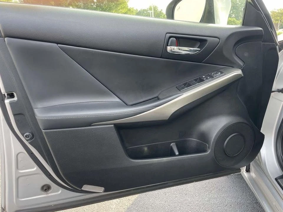 2014 Lexus IS 3rd Gen - Image 15 of 20