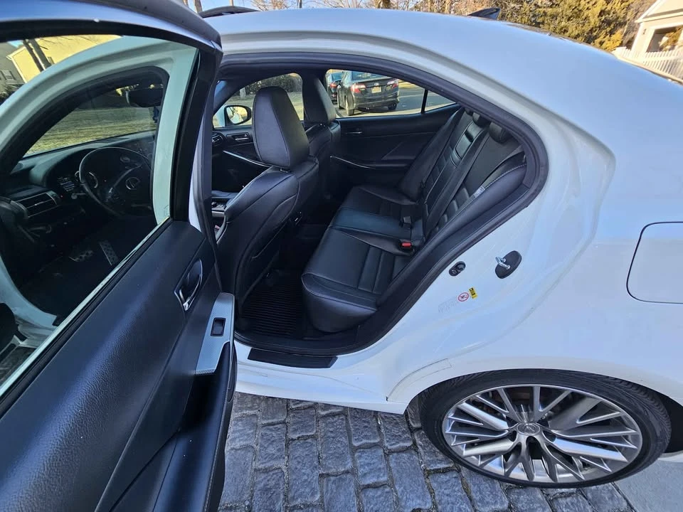 2014 Lexus IS 3rd Gen - Image 17 of 20