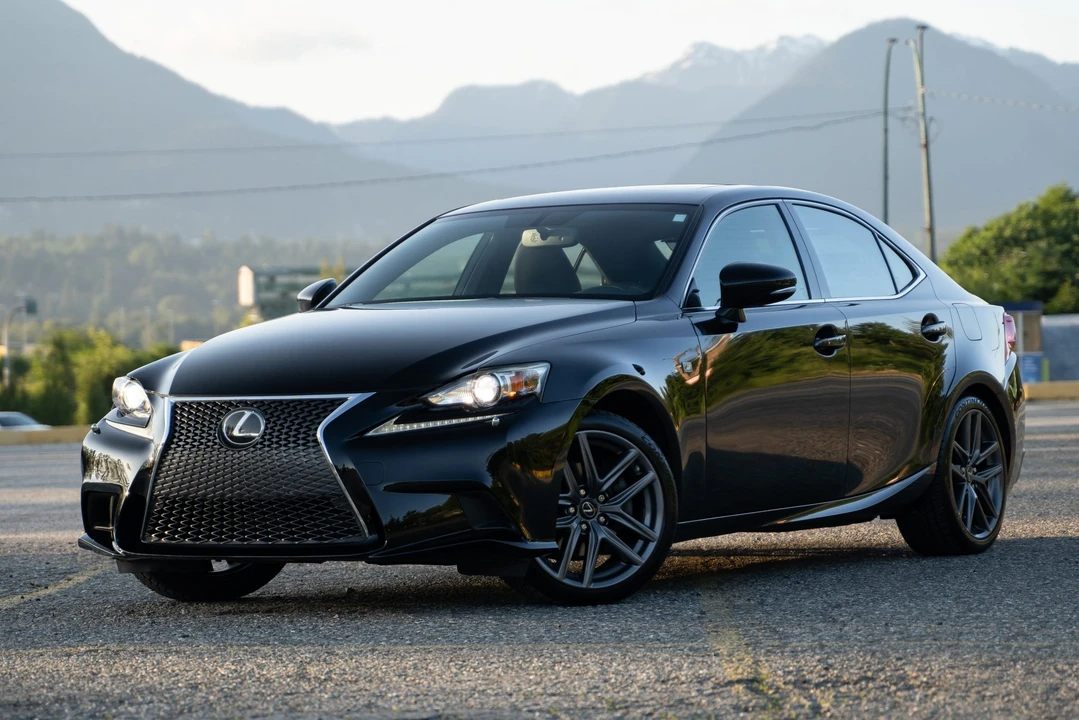 2014 Lexus IS 3rd Gen - Image 5 of 31