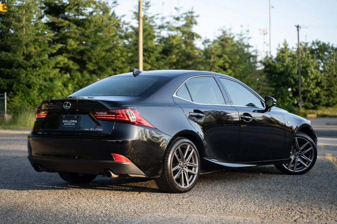 2014 Lexus IS 3rd Gen - Image 18 of 31
