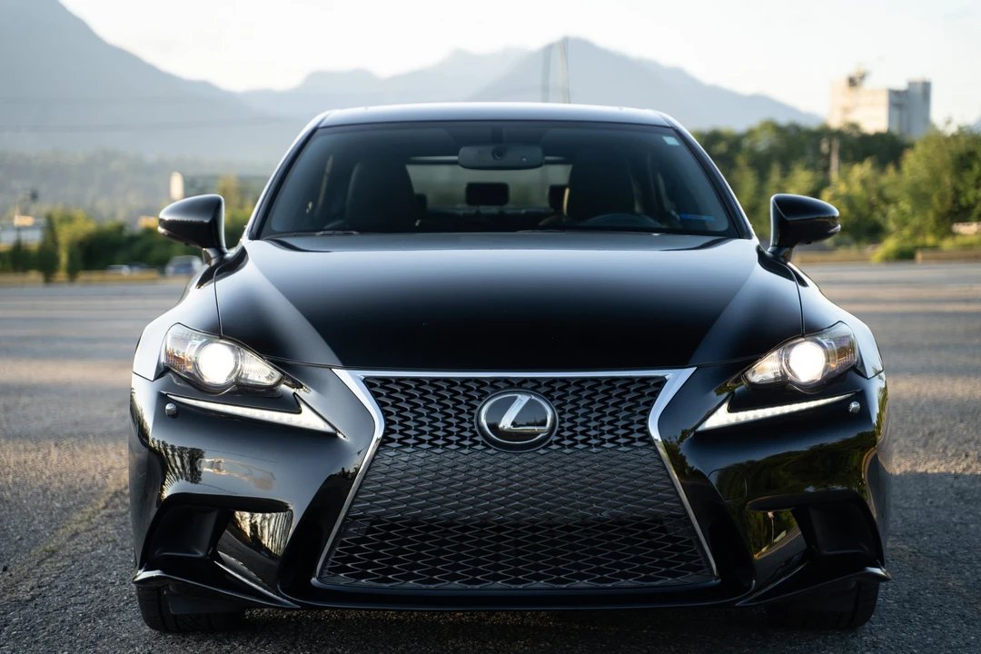 2014 Lexus IS 3rd Gen - Image 11 of 31